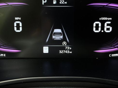 Used 2025 Kia Soul LX w/ LX Technology Package FWD image 35