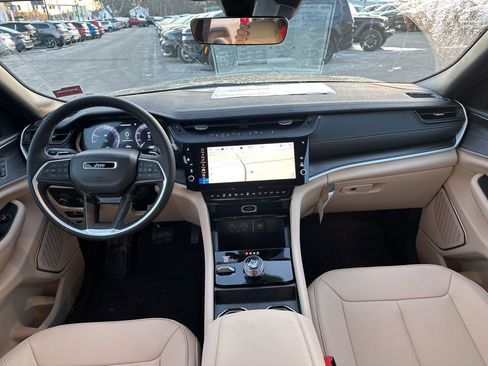 New 2026 Jeep Grand Cherokee Limited w/ Limited Altitude Package AWD/4WD image 13