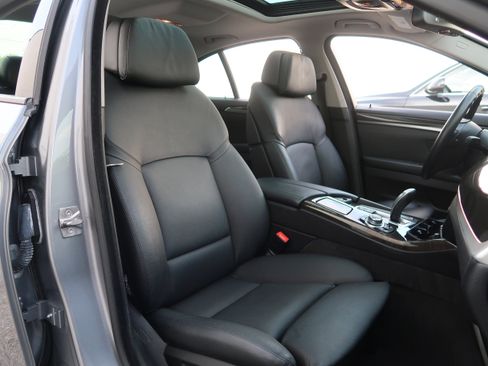 Used 2011 BMW 535i Sedan RWD image 13