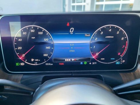 Used 2024 Mercedes-Benz C 300 4MATIC Sedan image 13