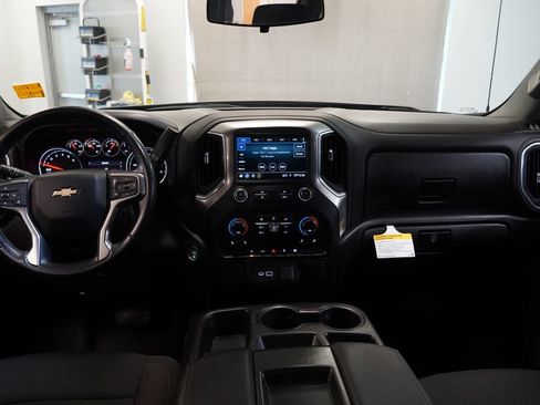 Used 2022 Chevrolet Silverado 1500 LT AWD/4WD image 9