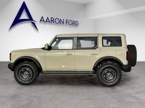 New 2025 Ford Bronco Outer Banks w/ Sasquatch Package image 2