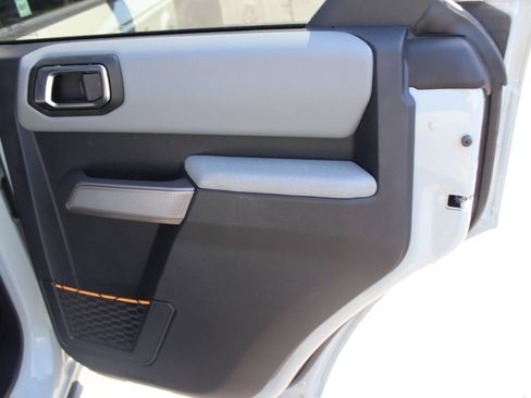 Used 2023 Ford Bronco Badlands w/ Sasquatch Package AWD/4WD image 15