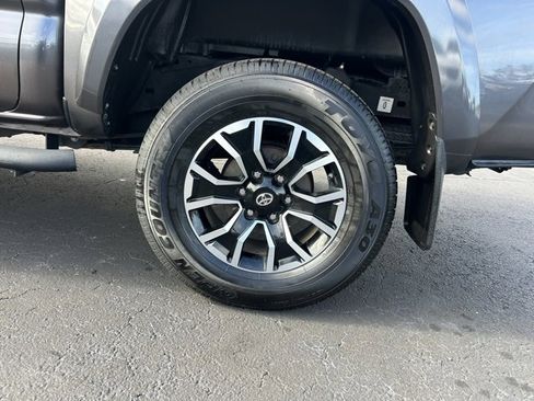 Used 2021 Toyota Tacoma TRD Sport image 10