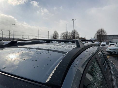 Used 2024 Toyota Corolla Cross LE image 10