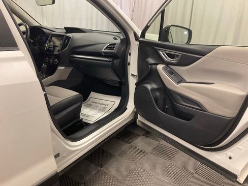 Used 2023 Subaru Forester Premium image 34