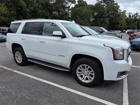 Used 2017 GMC Yukon SLT image 1
