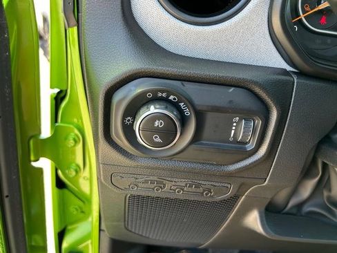 New 2025 Jeep Gladiator Willys image 24