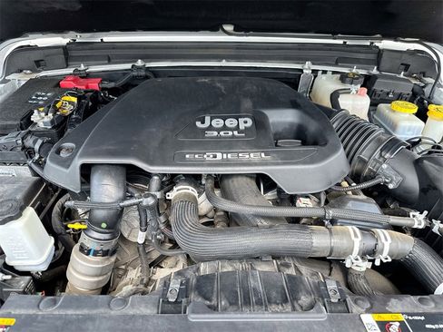 Used 2022 Jeep Wrangler Unlimited Rubicon image 25