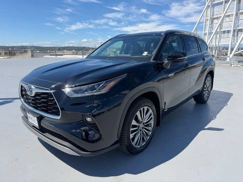 Used 2021 Toyota Highlander Platinum AWD/4WD image 7