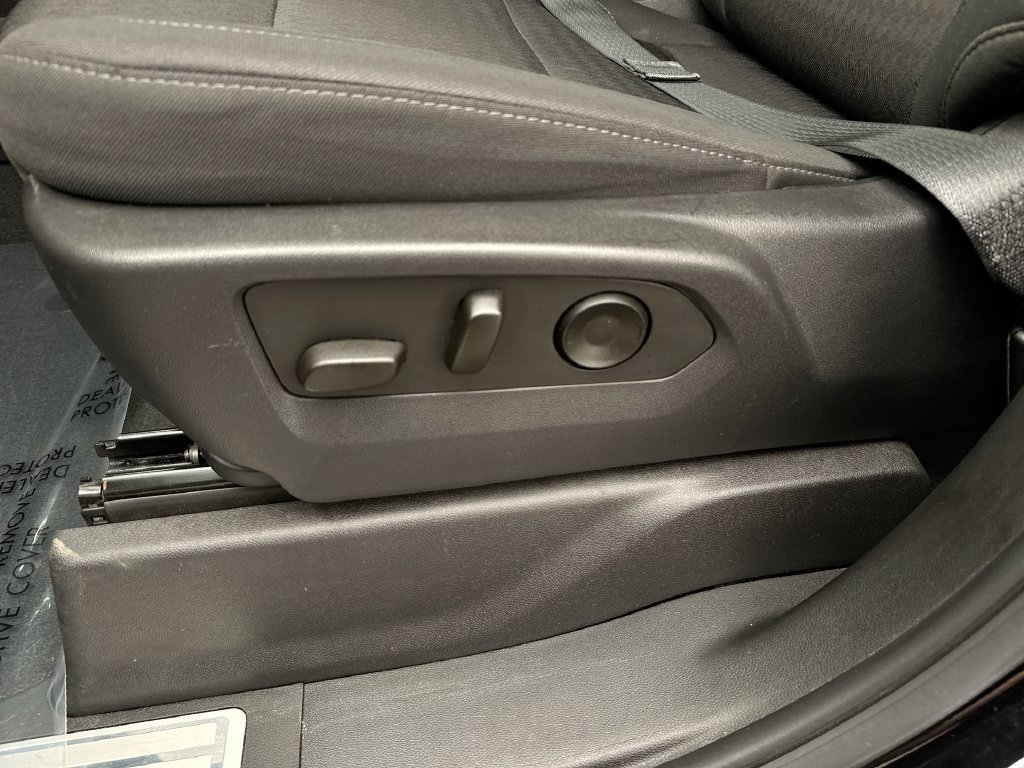 Used 2023 Chevrolet Silverado 1500 LT RWD image 14