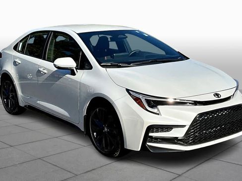 Certified 2025 Toyota Corolla SE image 2