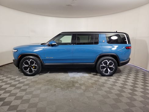 Used 2024 Rivian R1S Adventure AWD/4WD image 2
