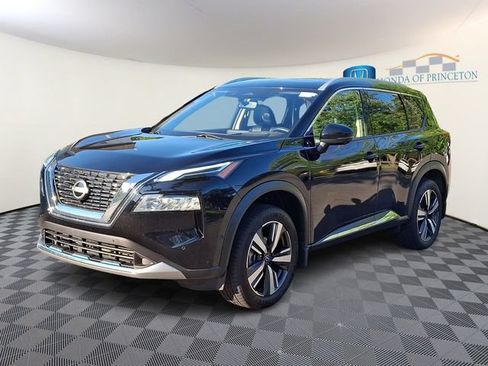 Used 2023 Nissan Rogue Platinum AWD/4WD image 3