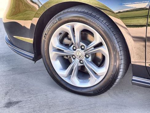 Used 2025 Honda Accord LX image 9
