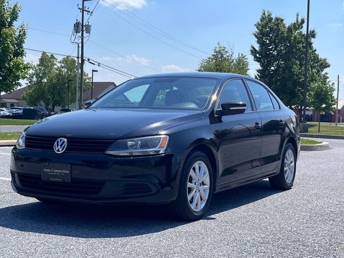 Used 2012 Volkswagen Jetta SE FWD image 3