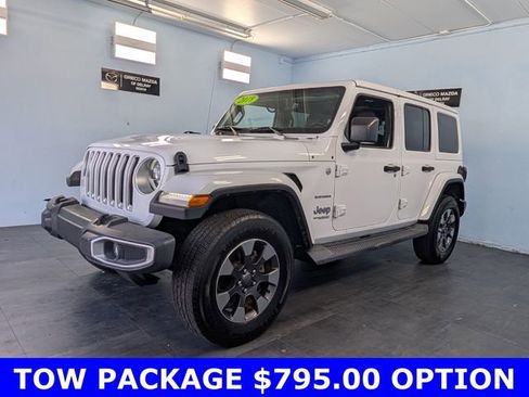 Used 2018 Jeep Wrangler Unlimited Sahara image 3