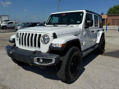 Used 2019 Jeep Wrangler Unlimited Sahara AWD/4WD image 8