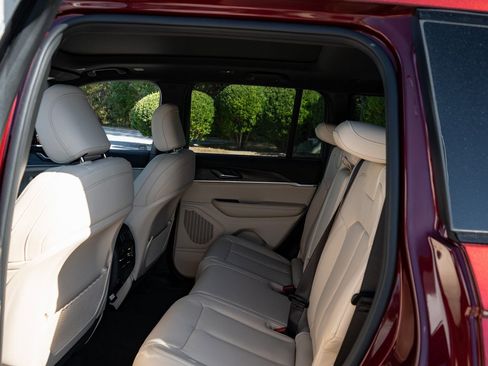 New 2025 Jeep Grand Cherokee Limited w/ Luxury Tech Group II image 19