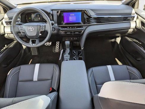 New 2025 Toyota Camry SE image 13