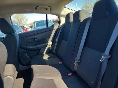 Used 2024 Nissan Sentra SV FWD image 9