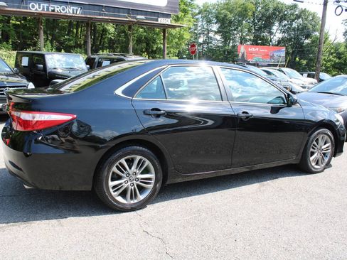 Used 2015 Toyota Camry SE FWD image 7