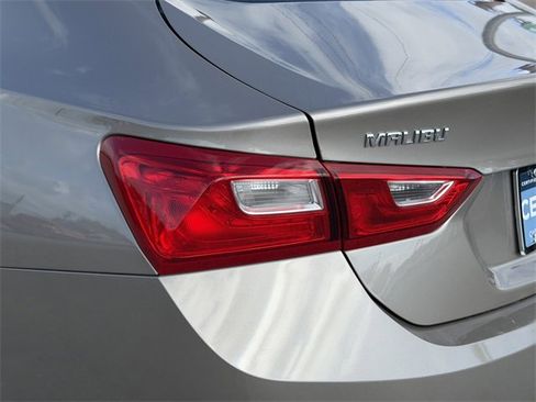 Used 2022 Chevrolet Malibu LS image 9