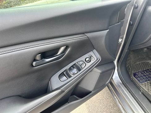Used 2025 Nissan Sentra S FWD image 11