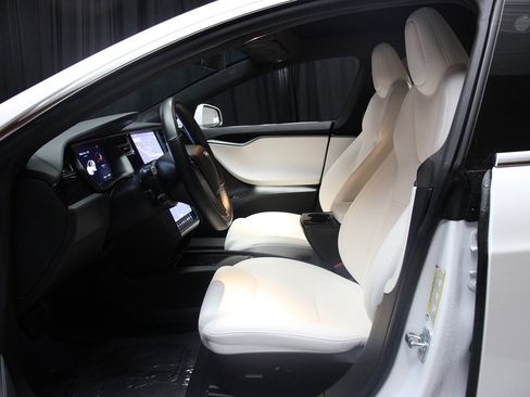 Used 2020 Tesla Model S AWD image 31