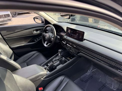 Used 2023 Honda Accord Touring image 11