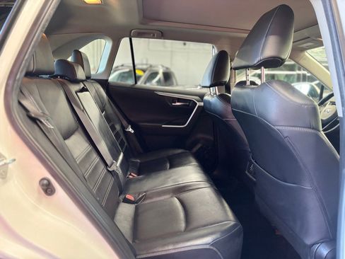 Used 2019 Toyota RAV4 Limited w/ Advanced Technology Package AWD/4WD image 16