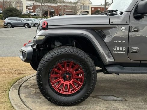 Used 2020 Jeep Wrangler Unlimited Sahara image 11