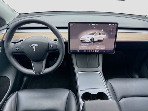 Used 2024 Tesla Model Y Long Range AWD/4WD image 15