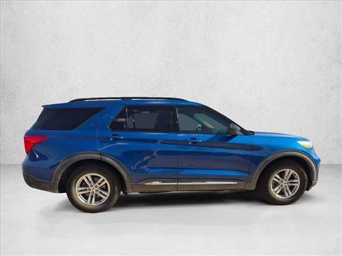 Certified 2020 Ford Explorer XLT w/ Equipment Group 202A RWD image 3