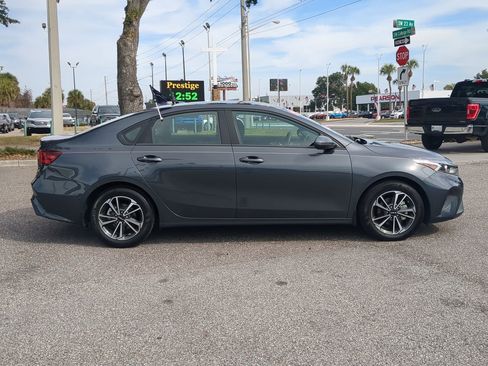 Used 2023 Kia Forte LXS w/ LXS Technology Package image 3