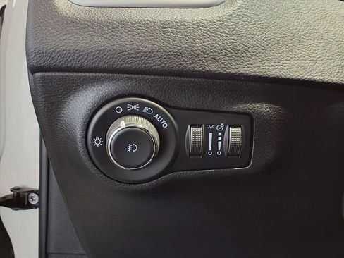 Used 2021 Jeep Compass Latitude image 19