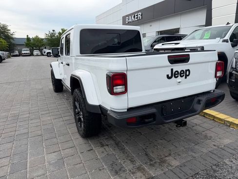 Used 2025 Jeep Gladiator Sport AWD/4WD image 7