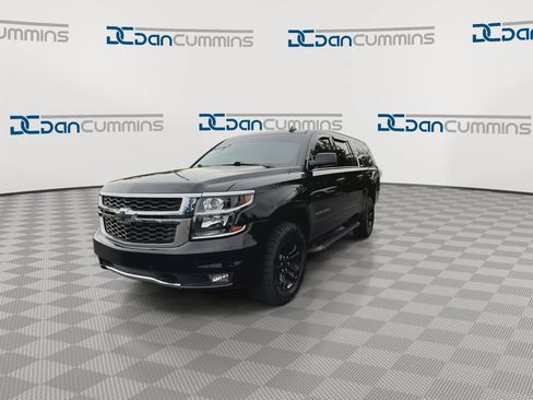 Used 2020 Chevrolet Suburban LT w/ Z71 Midnight Edition AWD/4WD image 4