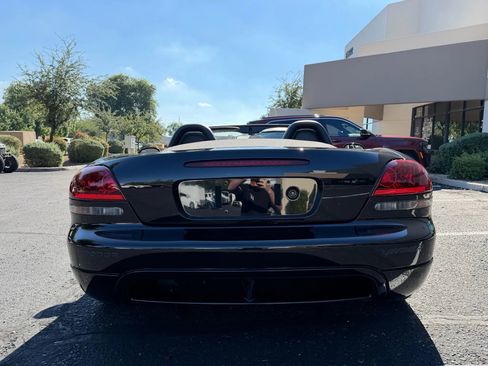 Used 2004 Dodge Viper SRT-10 image 8