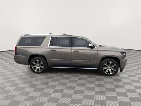 Used 2017 Chevrolet Suburban Premier AWD/4WD image 8