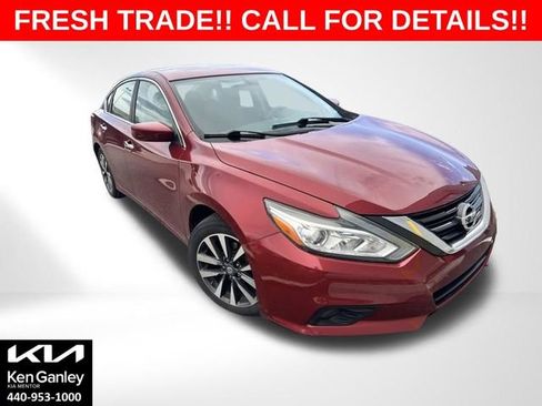 Used 2016 Nissan Altima 2.5 SV FWD image 1