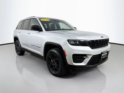 Used 2024 Jeep Grand Cherokee Altitude