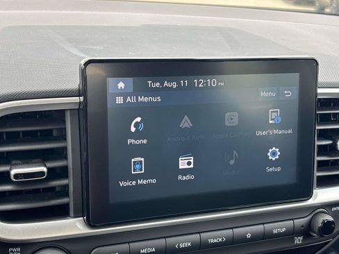 Certified 2022 Hyundai Venue SE w/ Cargo Package FWD image 22
