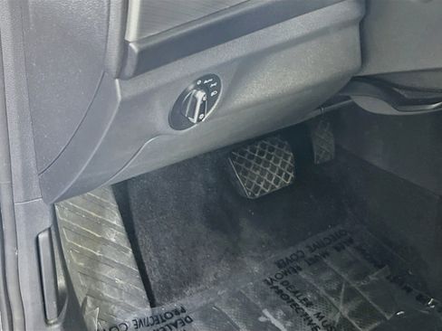 Used 2021 Volkswagen Jetta SE w/ SE Cold Weather Package FWD image 10