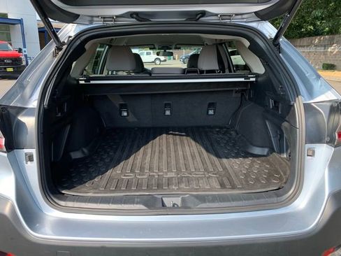 Used 2023 Subaru Outback Premium image 5