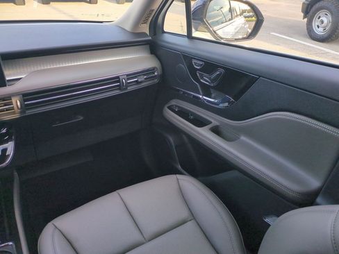 New 2026 Lincoln Corsair Premiere image 16