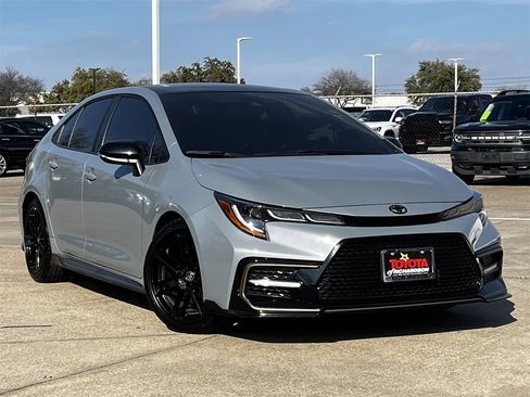 Used 2022 Toyota Corolla SE image 2