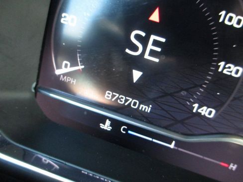 Used 2023 GMC Sierra 1500 SLT image 33