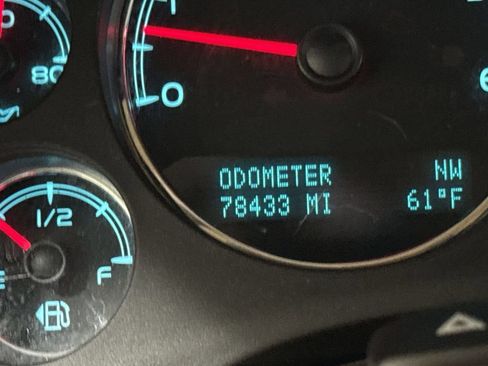 Used 2013 Chevrolet Avalanche LTZ AWD/4WD image 13