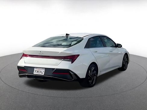 Used 2025 Hyundai Elantra Limited image 14